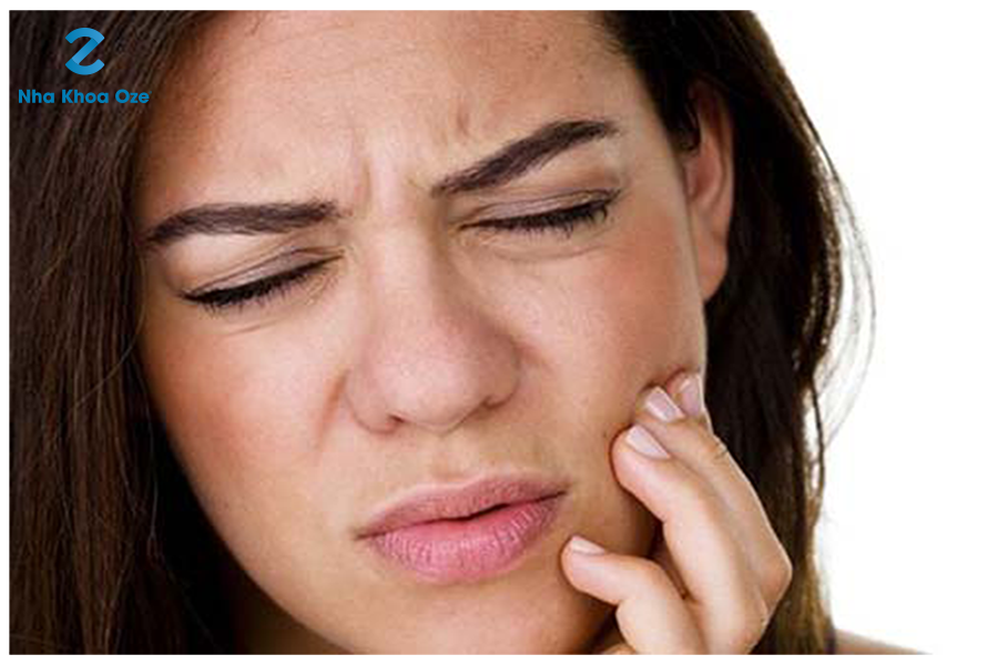 Nguyên nhân và triệu chứng của viêm quanh răng