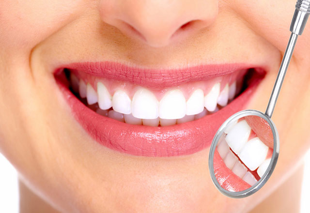 Làm sạch cao răng sẽ trả răng về độ trắng ban đầu 