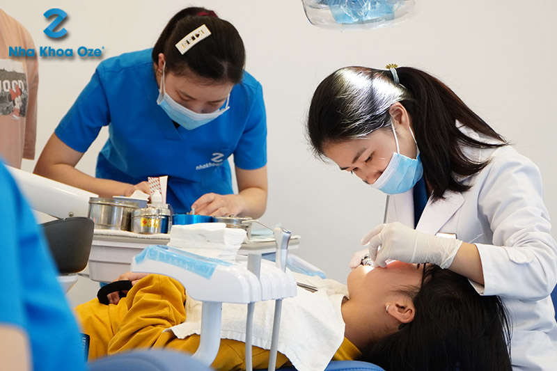 Quy trình lấy tủy răng được thực hiện bài bản, chuyên nghiệp tại Nha khoa OZE