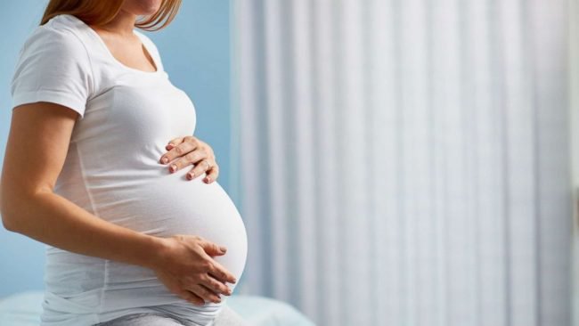 Phụ nữ mang thai có nên nhổ răng không?