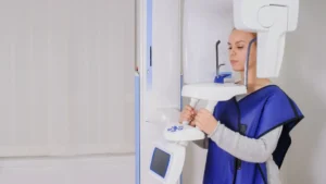 Bạn cần phải đeo tạp dề chì khi chụp phim răng