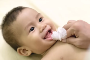 Top 10 loại thuốc bôi nhiệt miệng cho bé