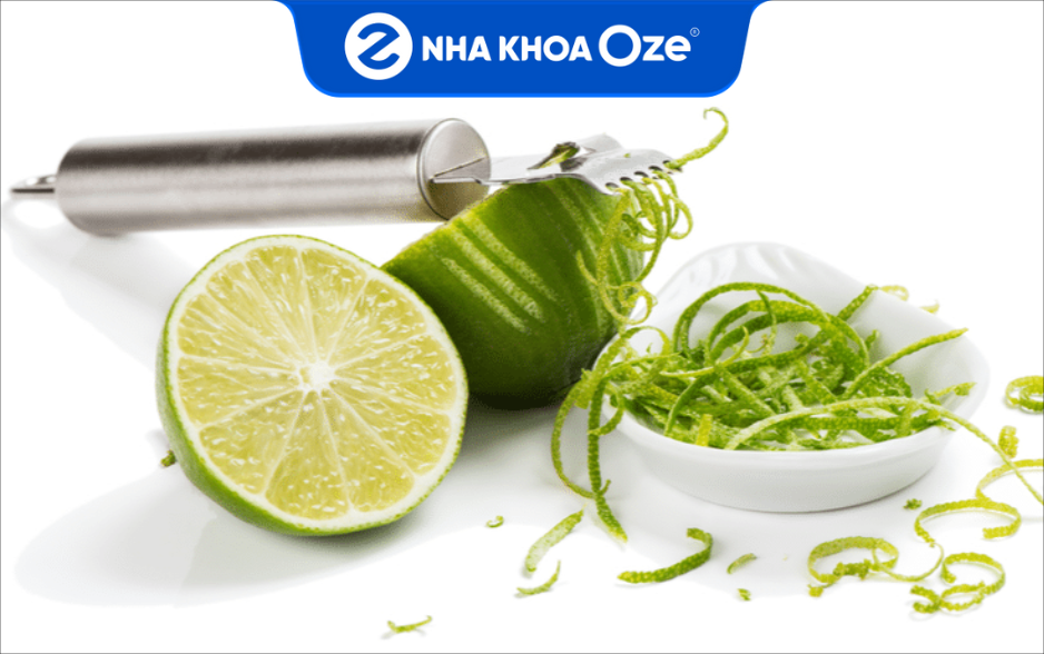 Sử dụng bột vỏ chanh cam, muối cùng với kem đánh răng để nhân đôi hiệu quả làm sạch cao răng