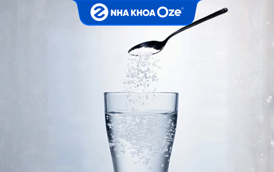 Súc miệng với nước muối hàng ngày đem đến hiệu quả loại bỏ cao răng