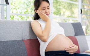 Bà bầu bị viêm lợi trùm phải làm sao? Cách điều trị thế nào?