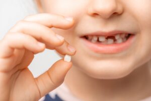Bé bị ngã mẻ răng vĩnh viễn và cách khắc phục hiệu quả nhất