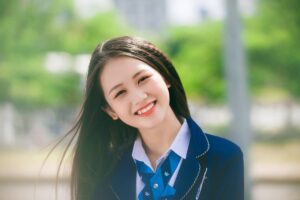 Trồng răng khểnh là gì? Chi phí trồng răng khểnh